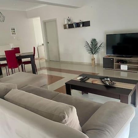 Mr. Sergio Apartment Ampavris Bagian luar foto
