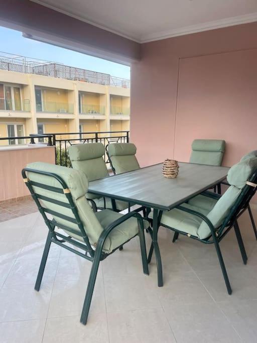 Mr. Sergio Apartment Ampavris Bagian luar foto